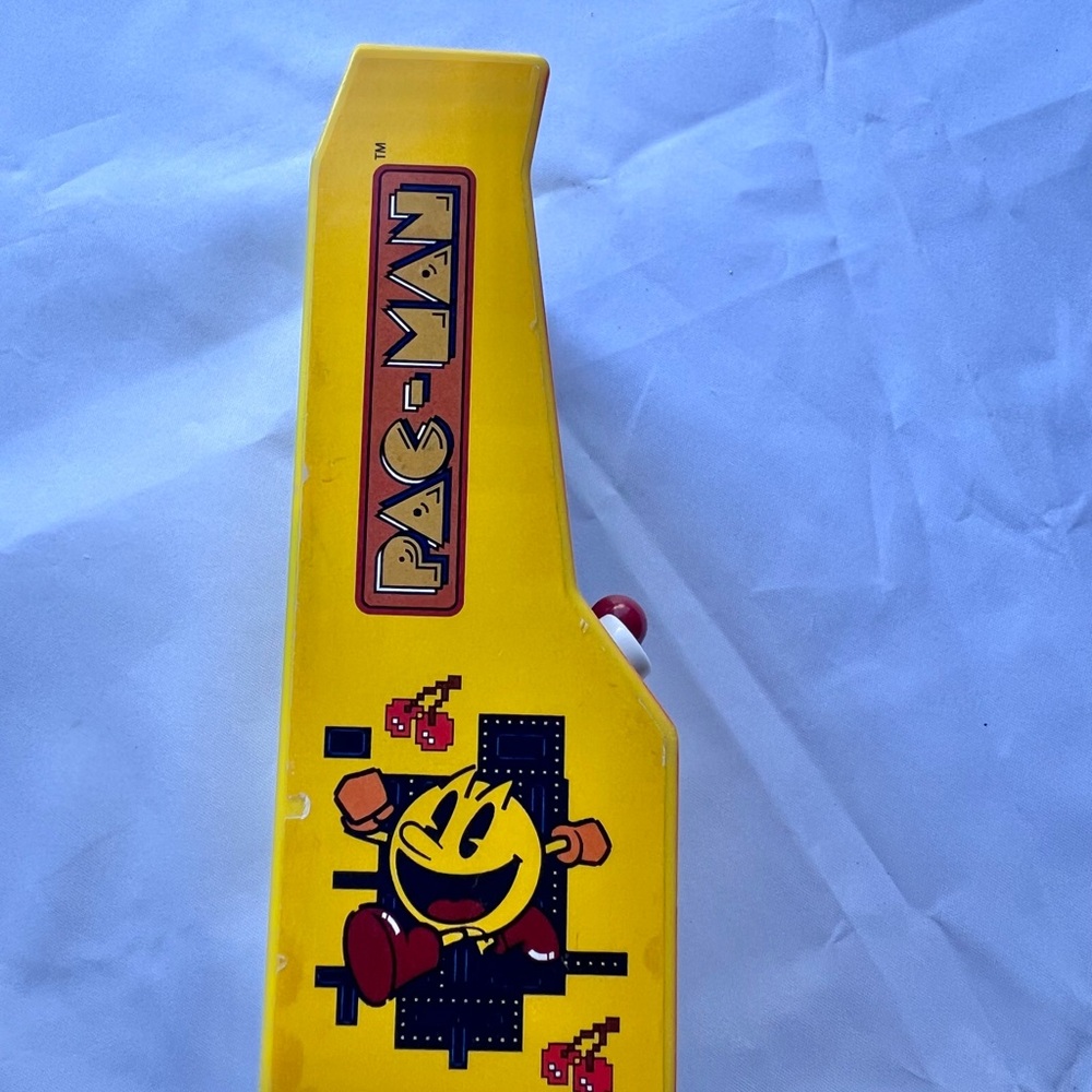 PAC-Man Retro Mini Handheld Arcade Game - Electronic Toy Game Bandai Namco - Picture 5 of 8